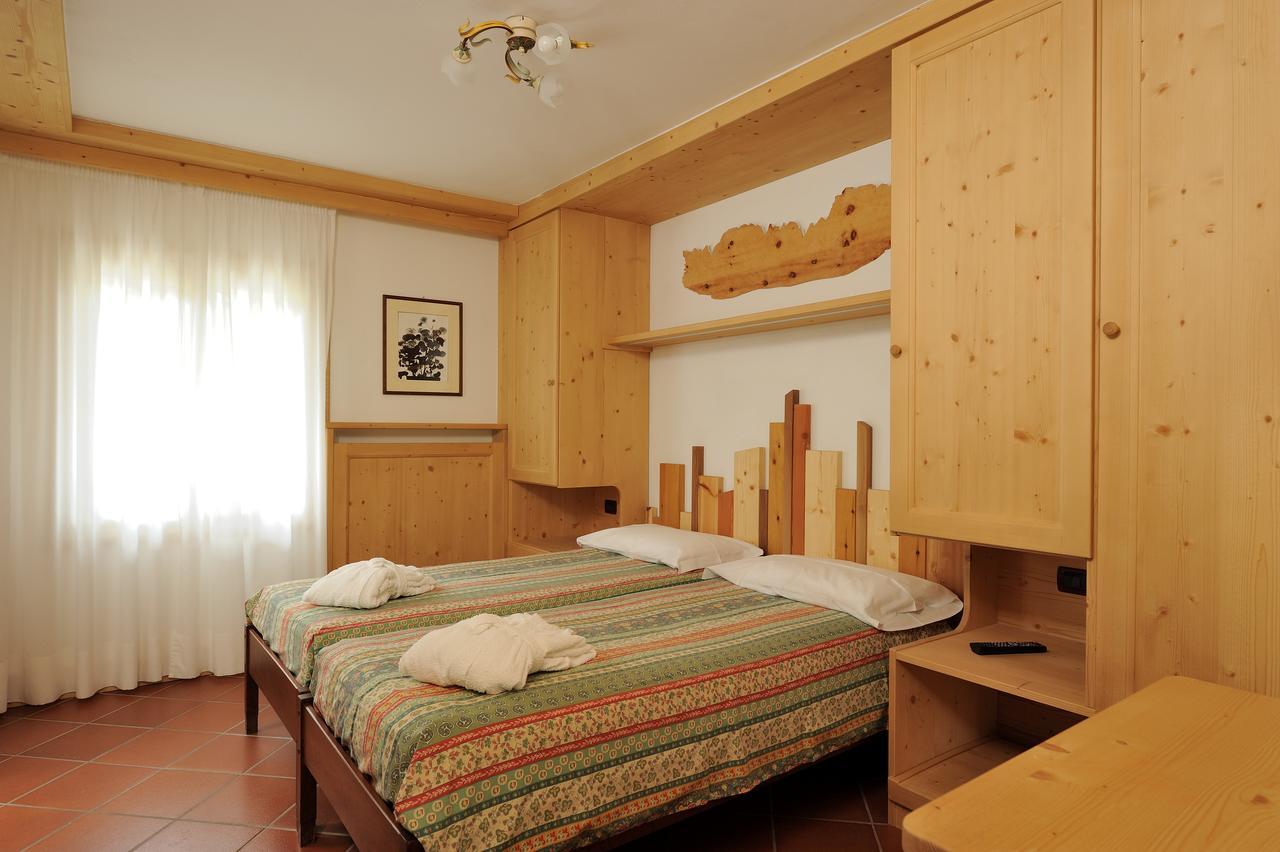Chalet Dei Pini Aparthotel Madonna Exteriör bild