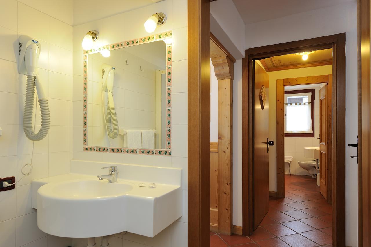 Chalet Dei Pini Aparthotel Madonna Exteriör bild