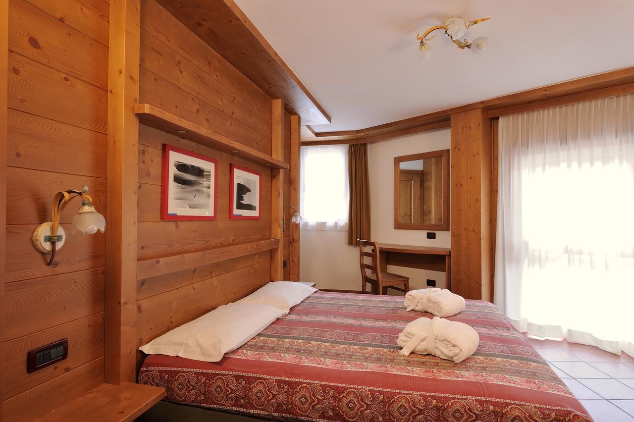 Chalet Dei Pini Aparthotel Madonna Exteriör bild