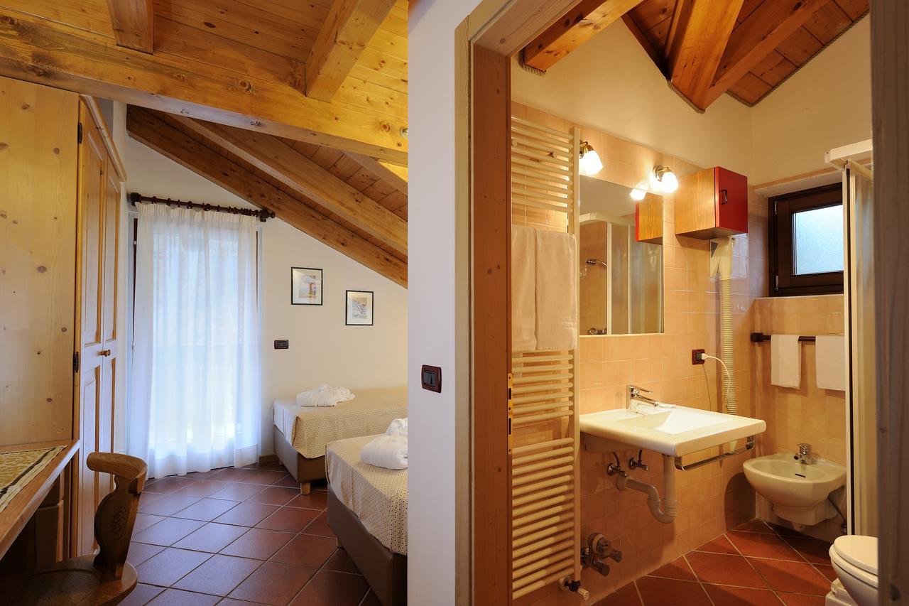 Chalet Dei Pini Aparthotel Madonna Exteriör bild