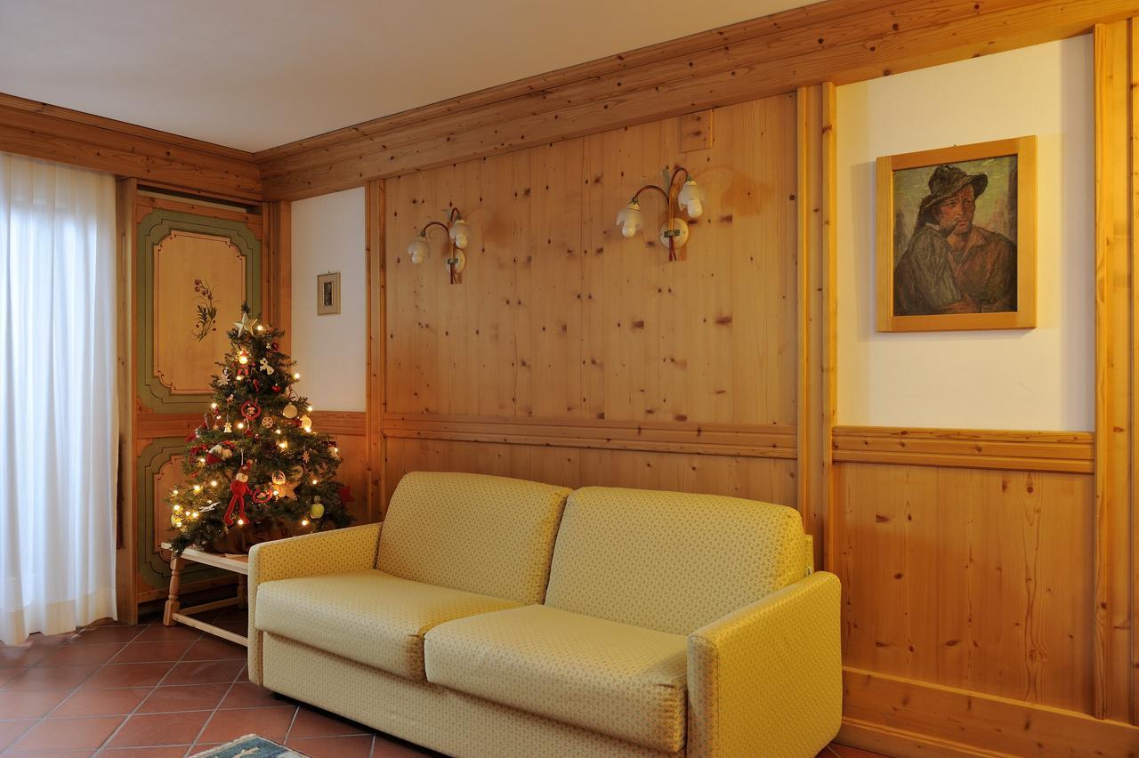 Chalet Dei Pini Aparthotel Madonna Exteriör bild
