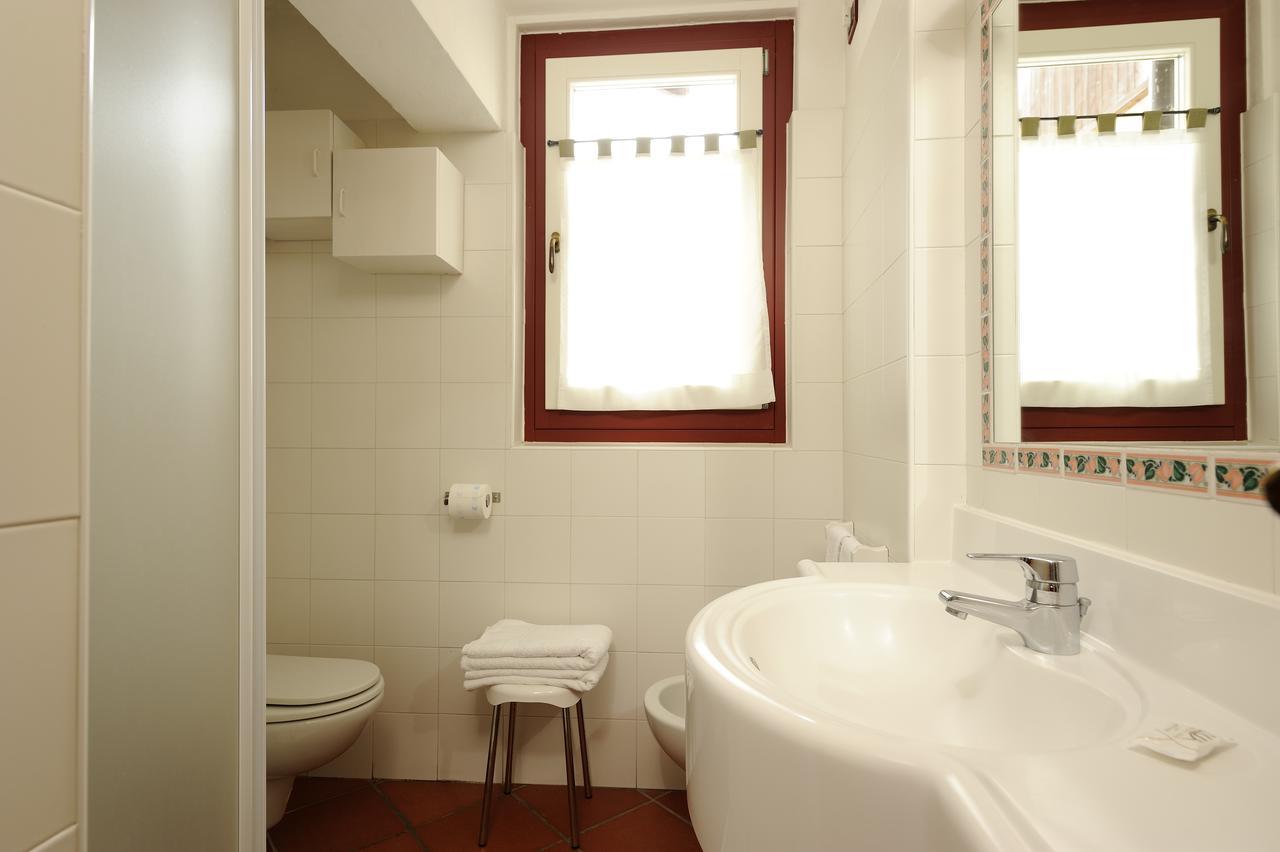 Chalet Dei Pini Aparthotel Madonna Exteriör bild