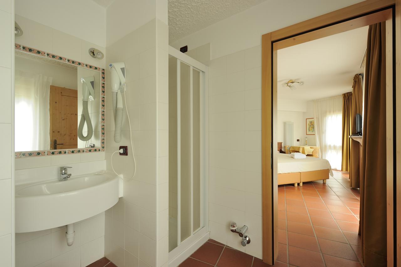 Chalet Dei Pini Aparthotel Madonna Exteriör bild